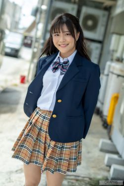 [Graphis] Special – Kanon Kanade 奏音かのん Playing Love