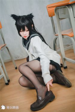 [兔玩映画] – 校服爱宕