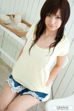 Misaki Mori 森美咲 [Graphis] First Gravure 初脱ぎ娘