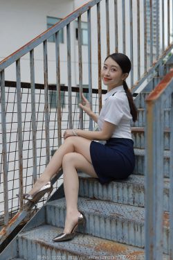 IESS异思趣向 – 模特：小婕 《桌上的交易》