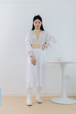 物恋传媒 No.1731 小竹 – 雪山飞狐