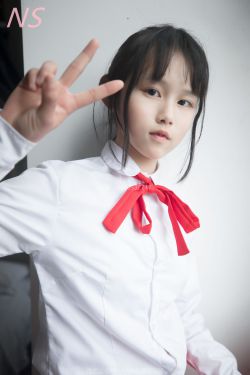 [纳丝摄影]  小莉 红色超短裙肉丝诱惑