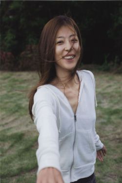 中村愛美 《Lyin  Eyes》 [PhotoBook]