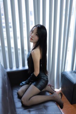 IESS异思趣向 – 模特：婉萍 《包臀皮裙》