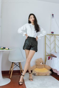 物恋传媒 No.1680 小竹 – 云端下起舞