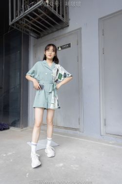 BoBoSocks袜啵啵 No.025 熊熊-安踏运动鞋、白色棉袜、裸足