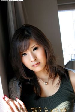 Sara Tsukigami 月神サテ [Graphis] First Gravure 初脱ぎ娘