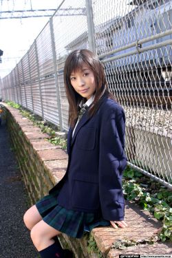 かすみ果穂/佳澄果穗 [Graphis] First Gravure 初脱ぎ娘