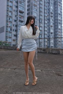 IESS异思趣向 – 模特： 婉萍 《蓝色短裙（下）》