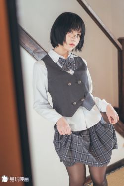[兔玩映画] – 制服和浴衣