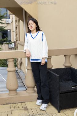 BoBoSocks袜啵啵 积分限定作品007 熊熊-运动鞋、白棉袜、裸足