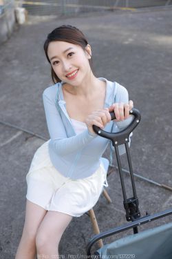 IESS异思趣向 – 模特：小婕 《老司机开车》