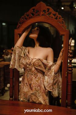 [尤蜜YouMi]  安妮斯朵拉 – 塔罗占卜师