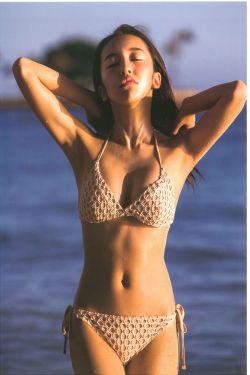 板野友美《release》 [PhotoBook]