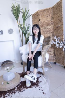 BoBoSocks袜啵啵 No.044 稚予-贝壳头、匡威帆布鞋、短肉丝
