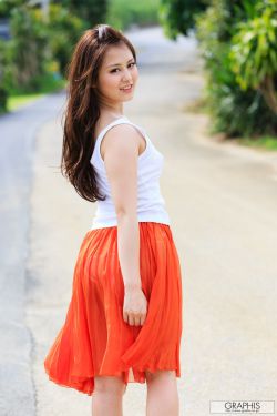 Beni Ito 伊东红 [Graphis] First Gravure 初脱ぎ娘