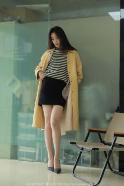 IESS异思趣向 – 模特： 小九 《长腿烤火》