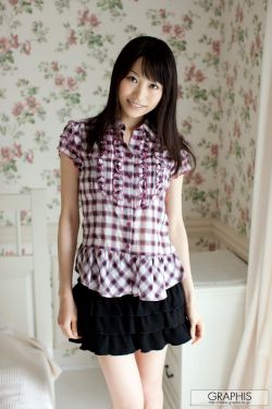 三上あいり/三上爱里 [Graphis] First Gravure 初脱ぎ娘