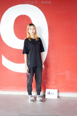 BoBoSocks袜啵啵 No.018 木木-运动鞋、白棉袜、裸足