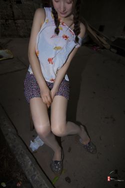 [丽丝映像GIRLISS] – 捡垃圾的小姑娘