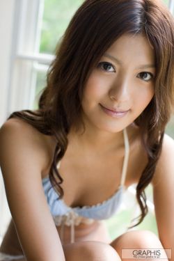 Yuki Asada 麻田有希 [Graphis] First Gravure 初脱ぎ娘