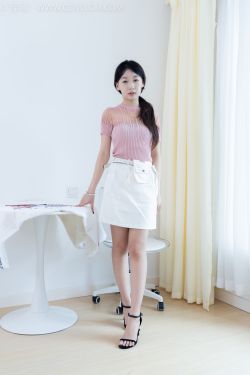 物恋传媒 No.2118 丹丹 – 笑颜如花