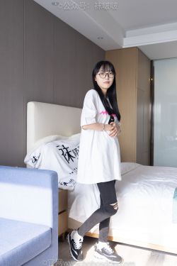 BoBoSocks袜啵啵 No.055 稚予-斯凯奇运动鞋、白棉袜、黑棉袜
