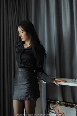 IESS异思趣向 – 模特： 小金 《黑色系穿搭》