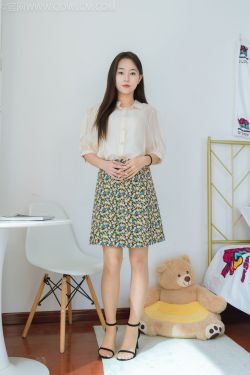 物恋传媒 No.2277 美兔 – 三双高跟鞋、薄肉丝、裸足