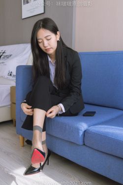 BoBoSocks袜啵啵 No.245 小甜豆 -高跟鞋、短灰丝、半蹲镜头较多