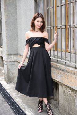 [台湾正妹] Kate – 外拍优雅长裙