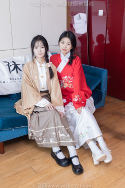 BoBoSocks袜啵啵 No.400 奶油&甜甜圈 -两双高跟鞋、白棉袜、肉丝