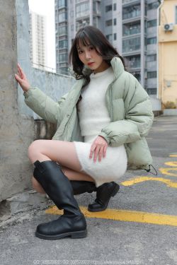 IESS异思趣向 – 模特： 团团 《长靴包臀裙（上）》