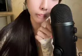 64温柔玩舌头.mp4