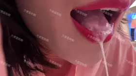 xixi刚眯着_炼乳哈喇子
