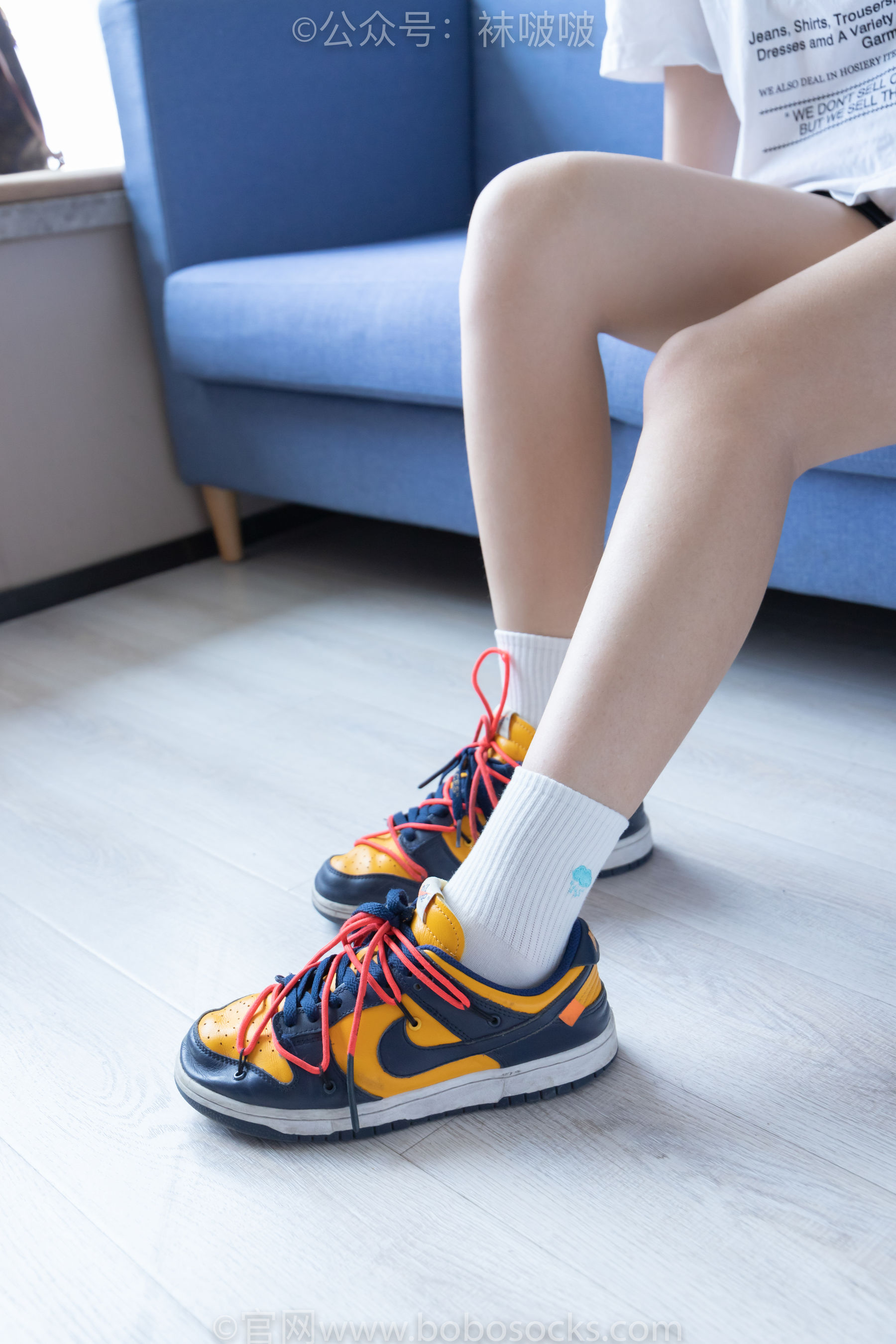 BoBoSocks袜啵啵 No.009 果冻-耐克板鞋、白棉袜、裸足_第1张