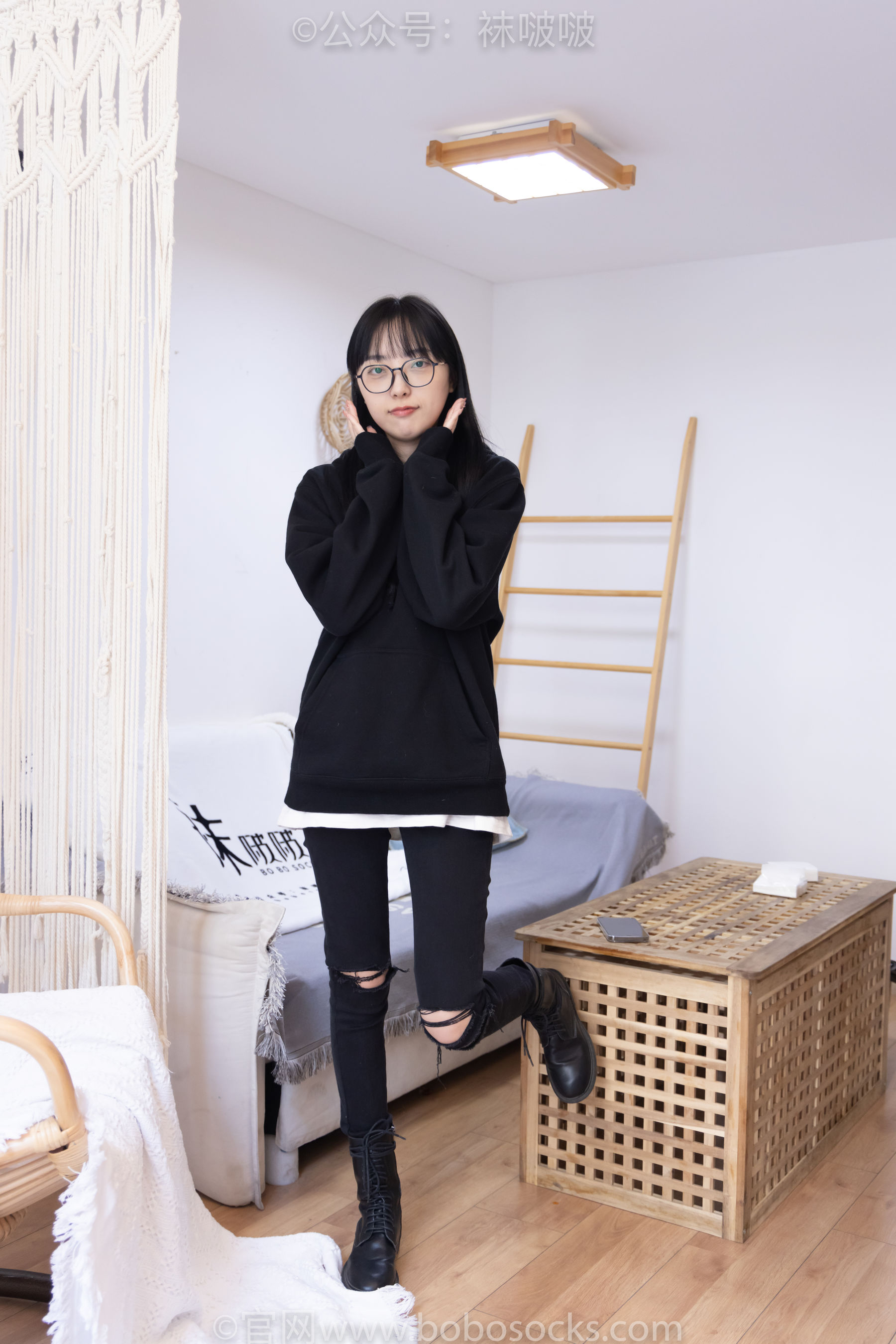 BoBoSocks袜啵啵 No.061 稚予-短靴、白棉袜、裸足_第2张