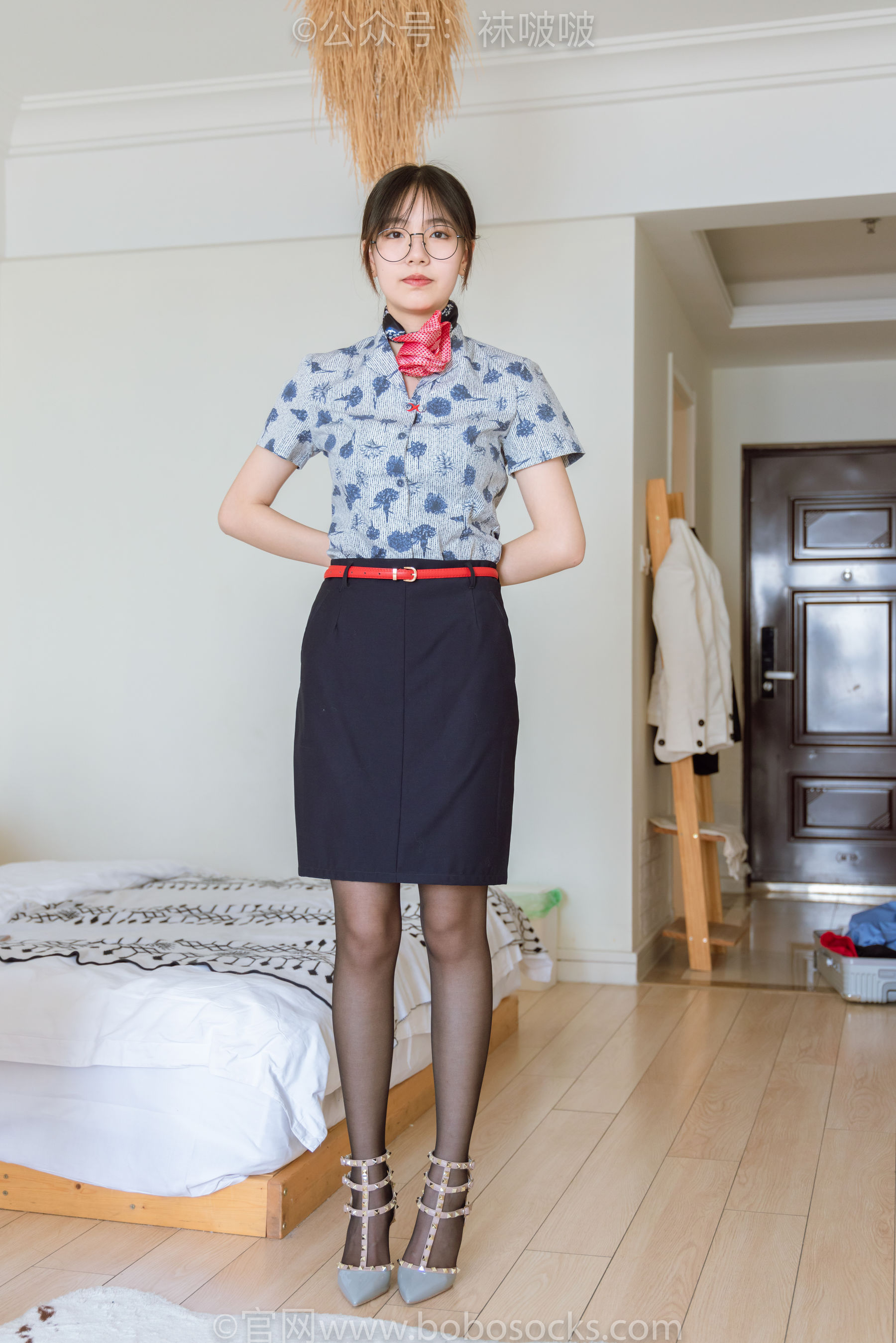 BoBoSocks袜啵啵 No.087 小甜豆-空姐制服、高跟鞋、黑丝_第3张