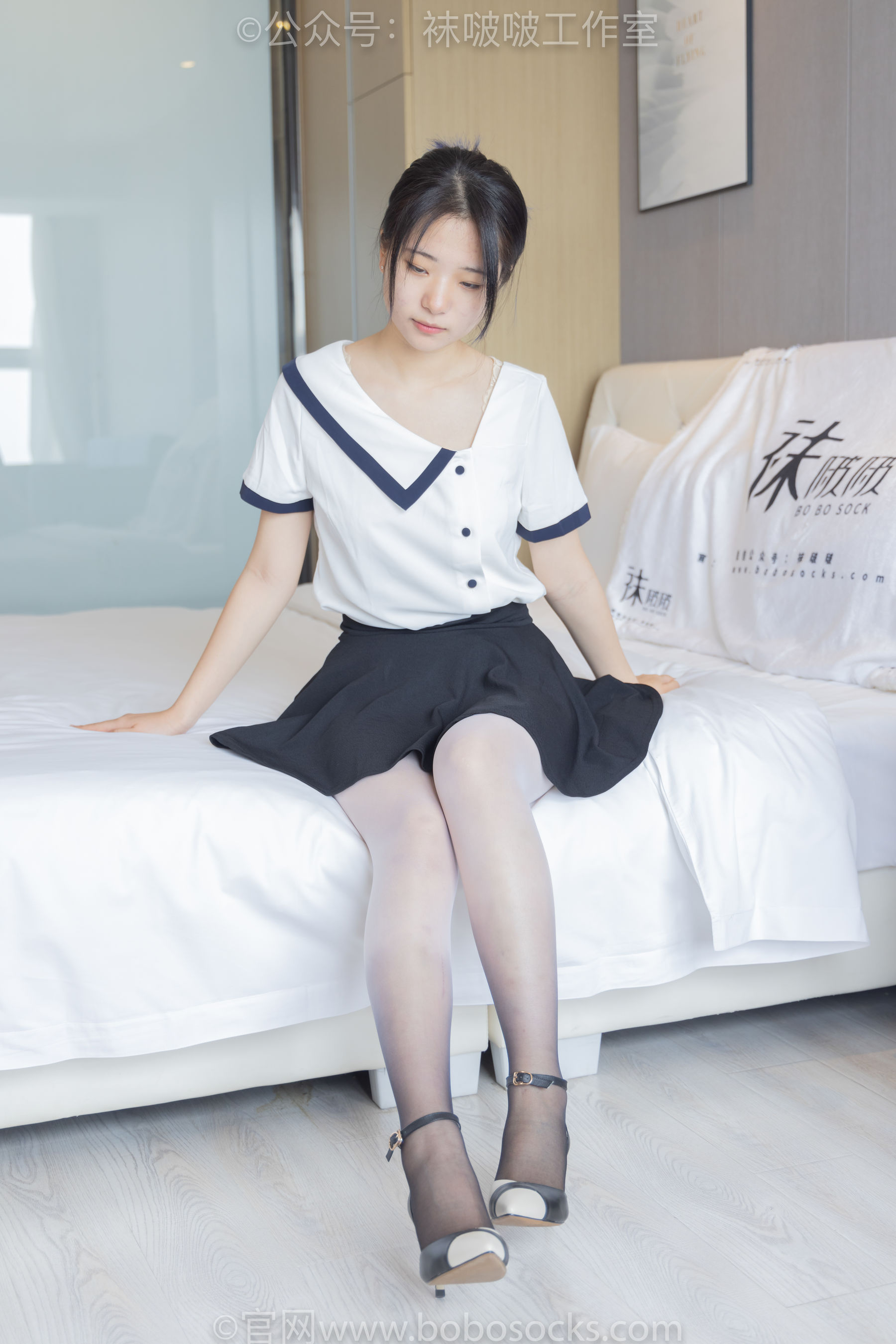 BoBoSocks袜啵啵 No.089 小淳-高跟鞋、黑白渐变丝袜_第2张