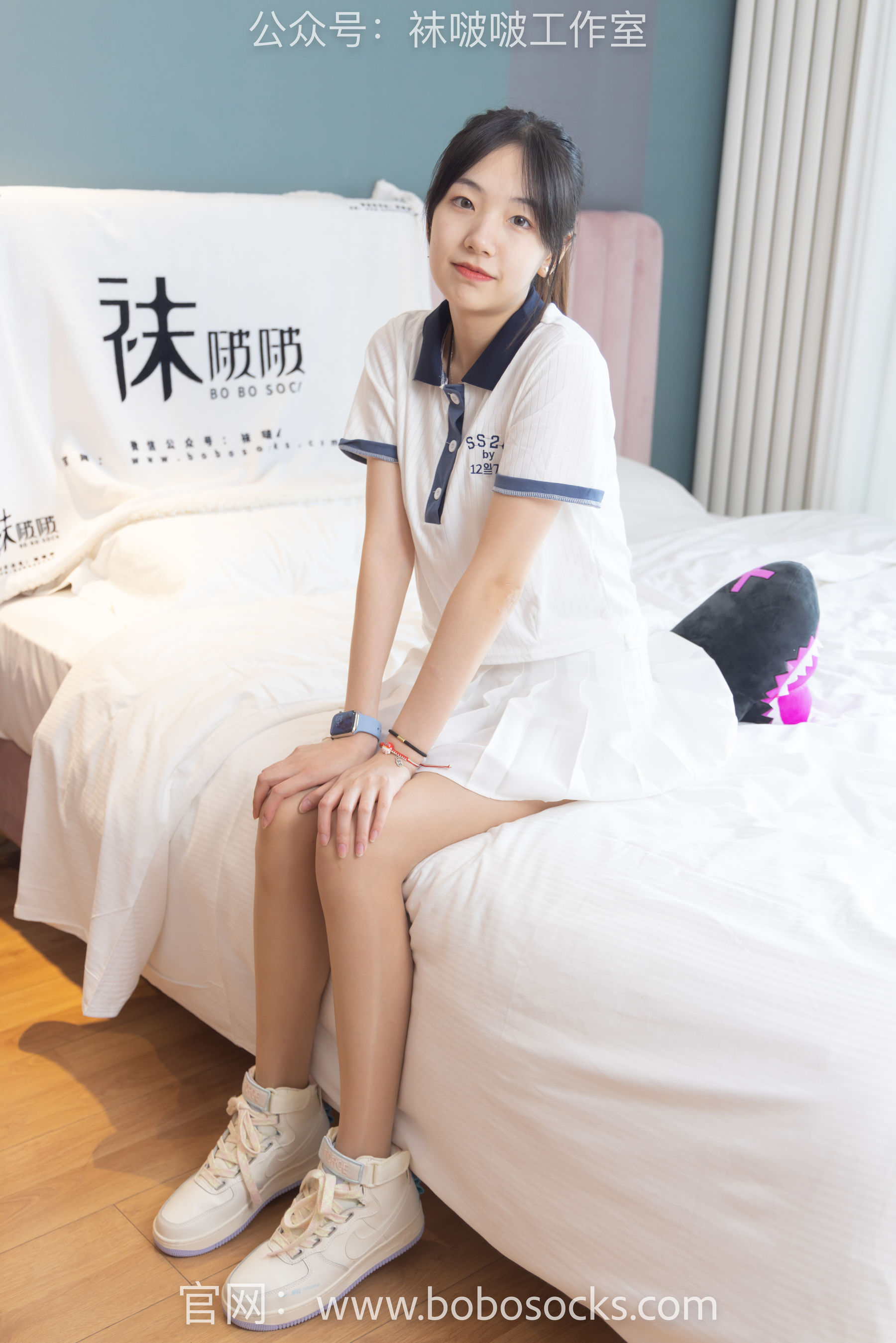 BoBoSocks袜啵啵 No.096 小甜豆-板鞋、白棉袜、油亮肉丝_第1张
