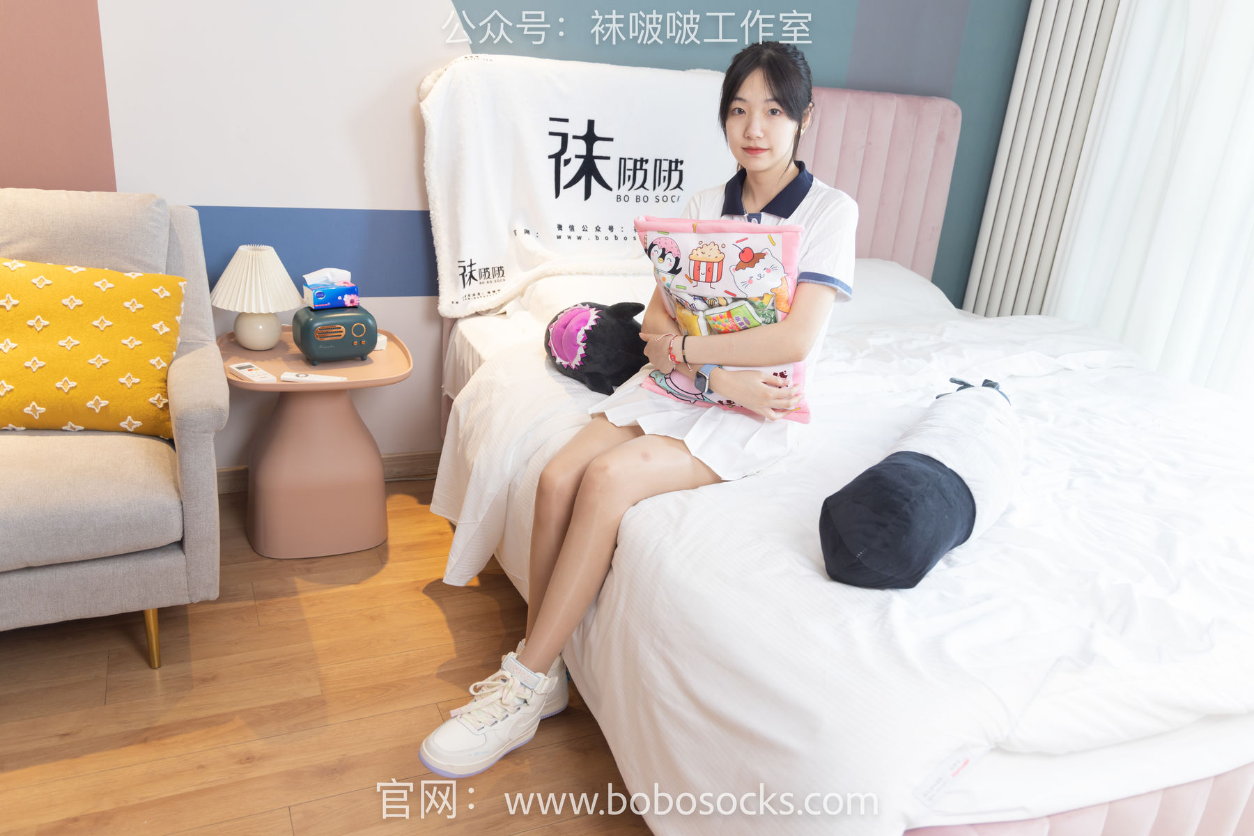 BoBoSocks袜啵啵 No.096 小甜豆-板鞋、白棉袜、油亮肉丝_第3张