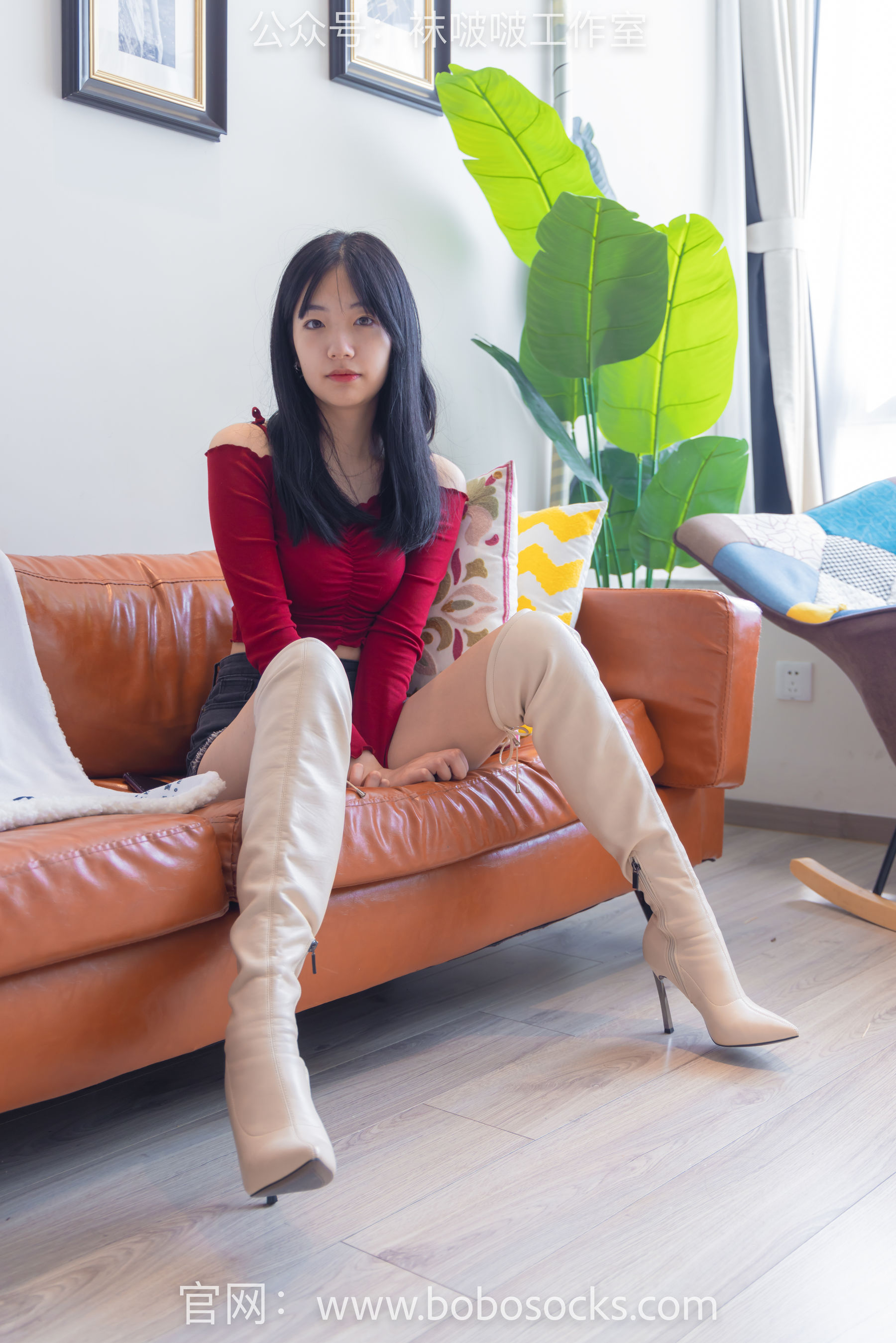 BoBoSocks袜啵啵 No.120 小甜豆-高跟长靴、白棉袜、裸足_第1张