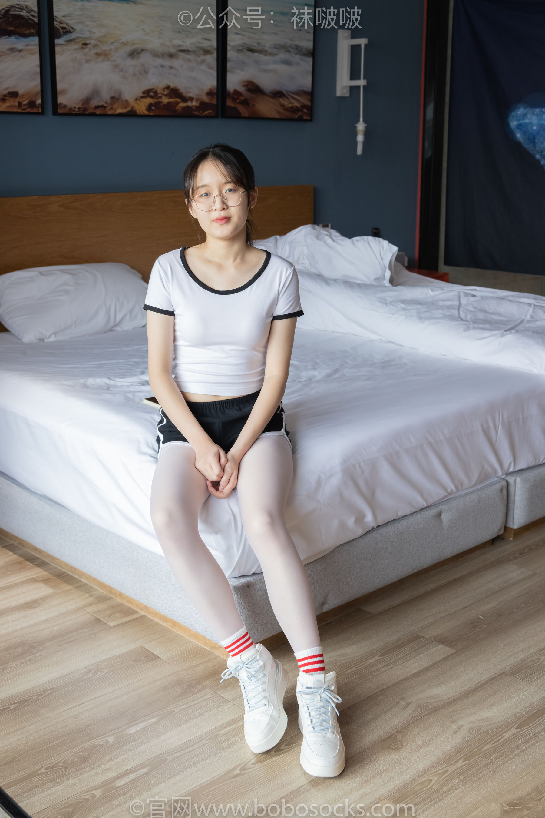 BoBoSocks袜啵啵 积分限定作品004 熊熊-板鞋、白棉袜、白丝_第1张