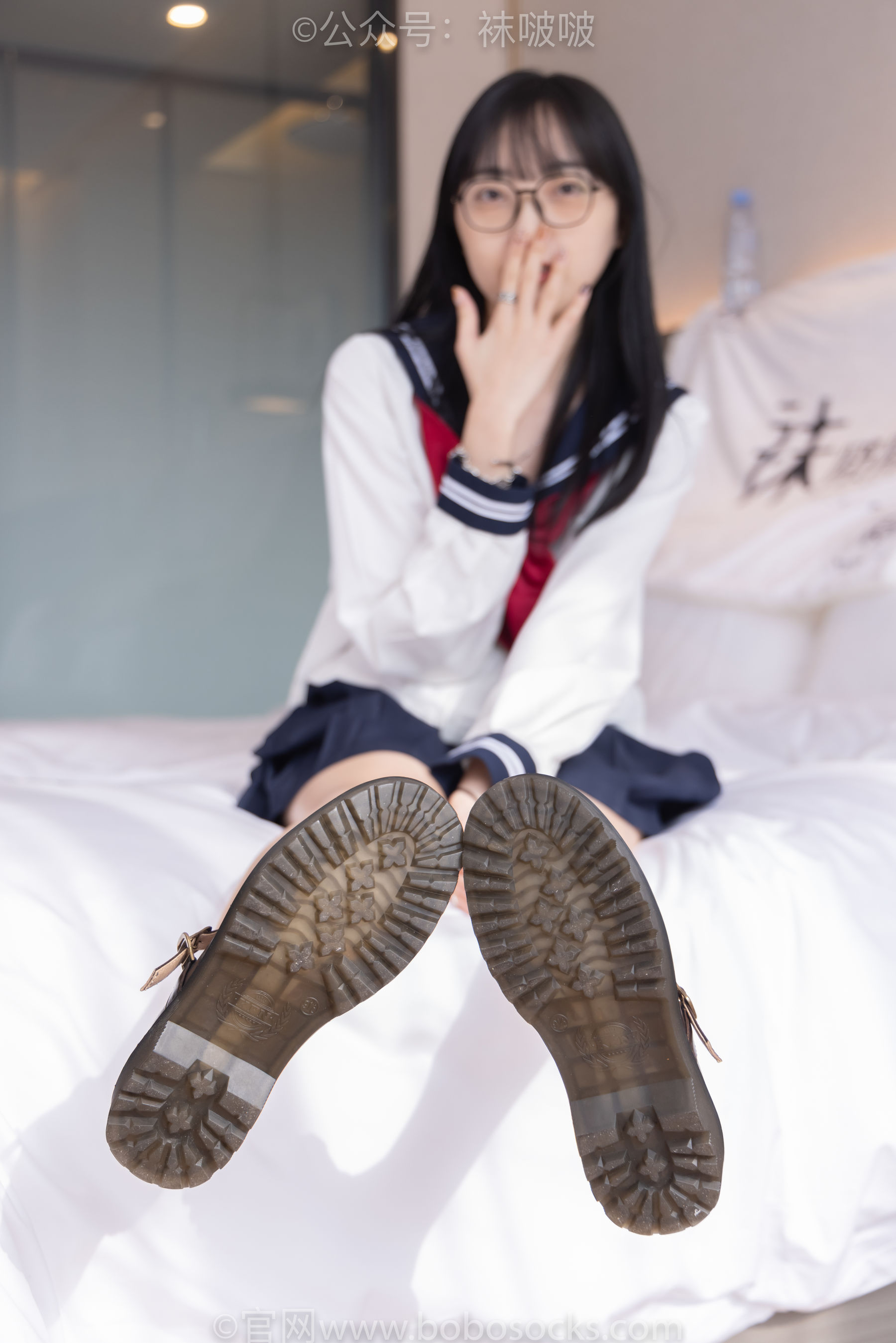 BoBoSocks袜啵啵 积分限定作品005 稚予-JK制服、皮鞋、油亮肉丝、踩蛋糕_第4张