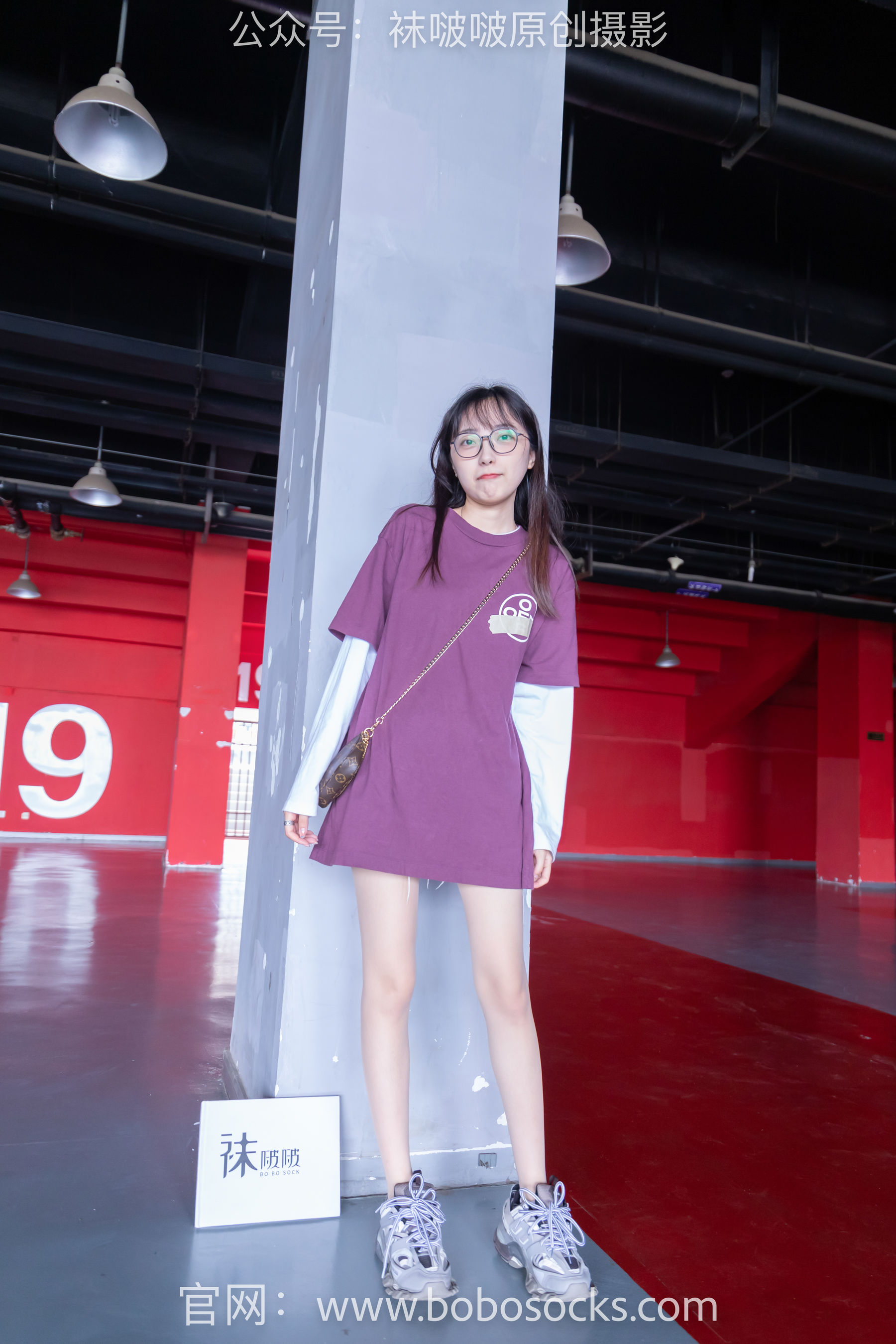 BoBoSocks袜啵啵 积分限定作品010 稚予-巴黎世家运动鞋、白棉袜、肉丝_第1张