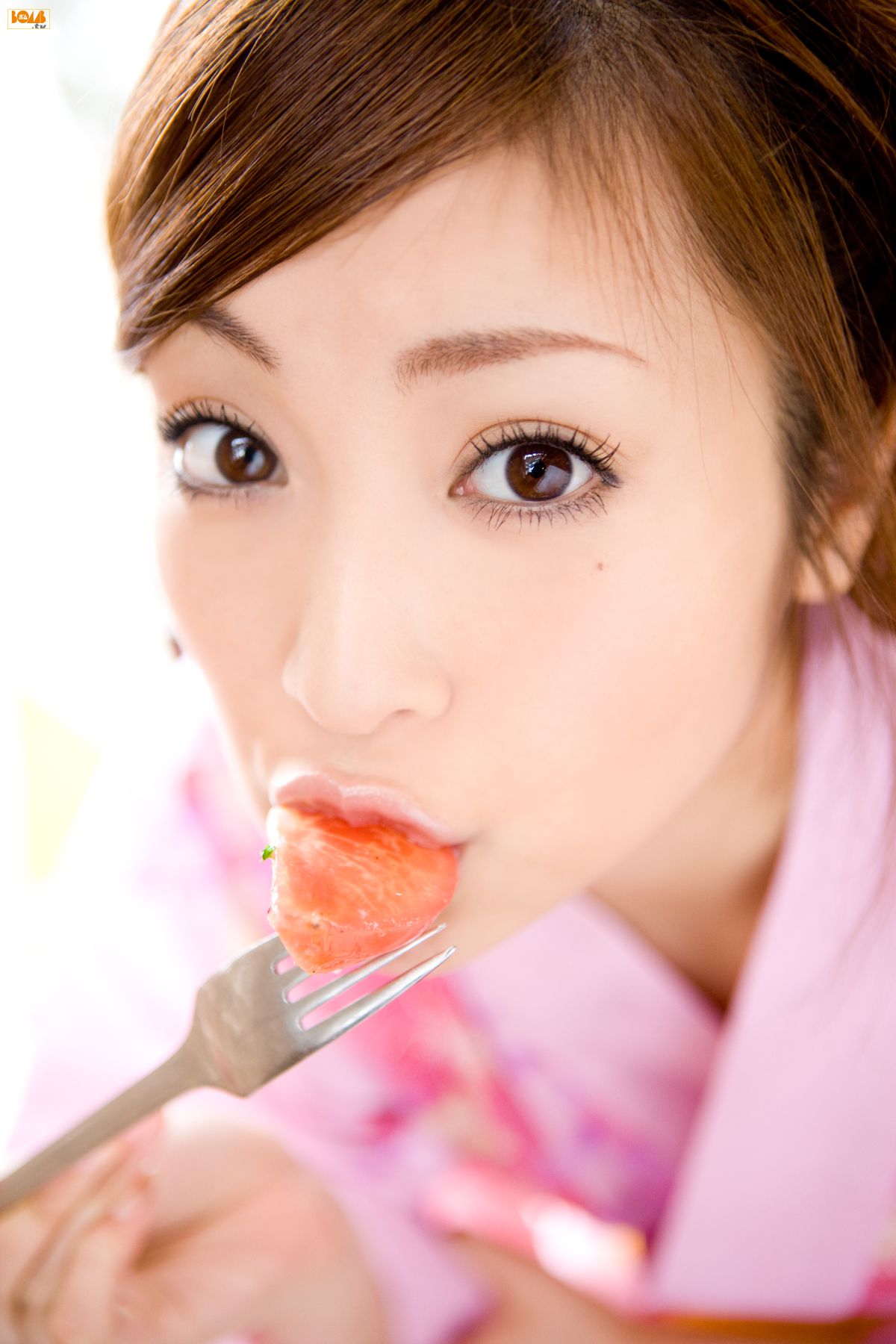 [Bomb.TV] 2009年09月刊 Natsuko Tatsumi 辰巳奈都子_第2张