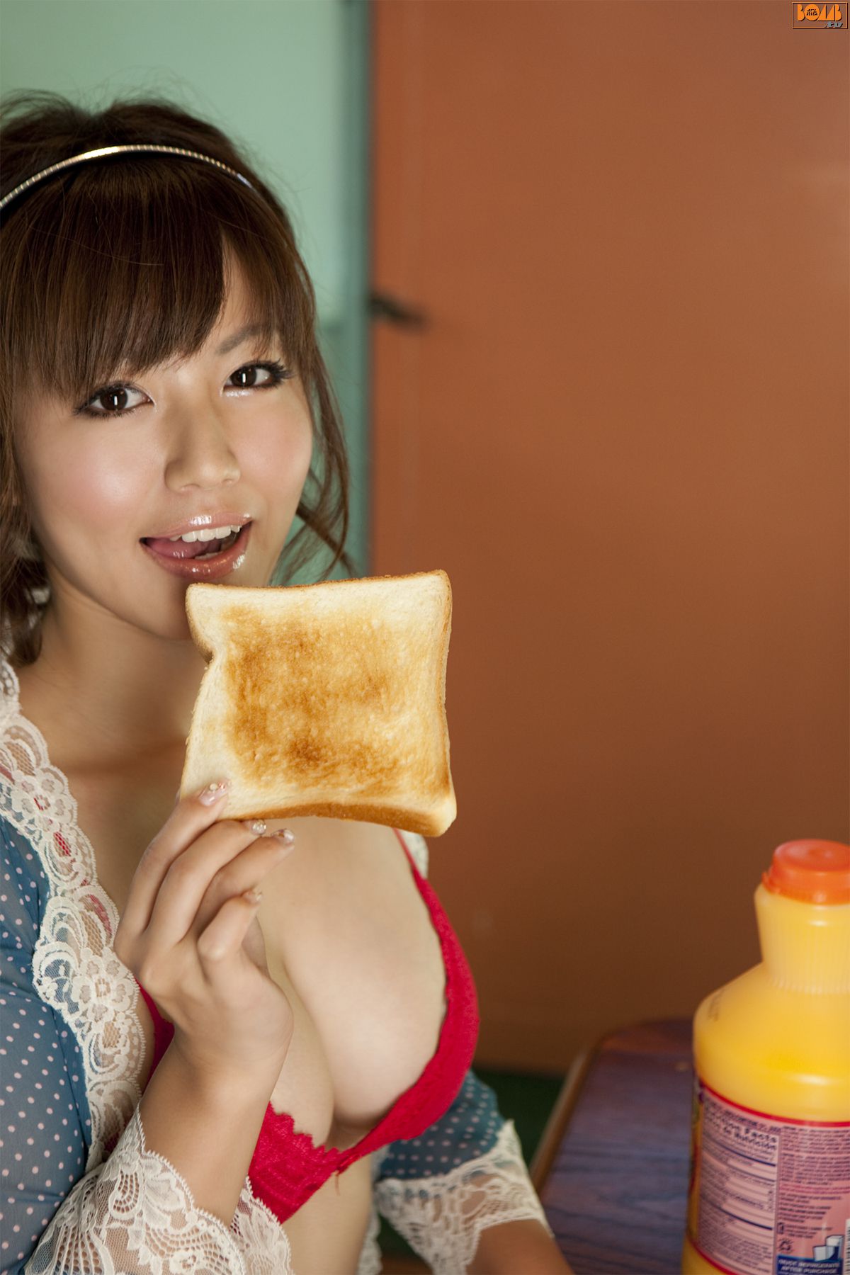 [Bomb.TV] 2010年05月刊 Sayaka isoyama 磯山さやか/矶山沙也加_第2张