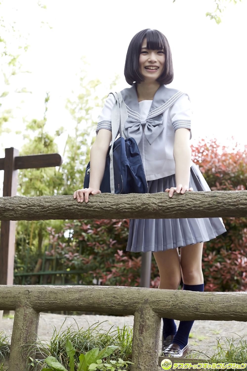 村上りいな《グミとアイドル大好きな美少女の制服物語！》 [DGC]_第3张