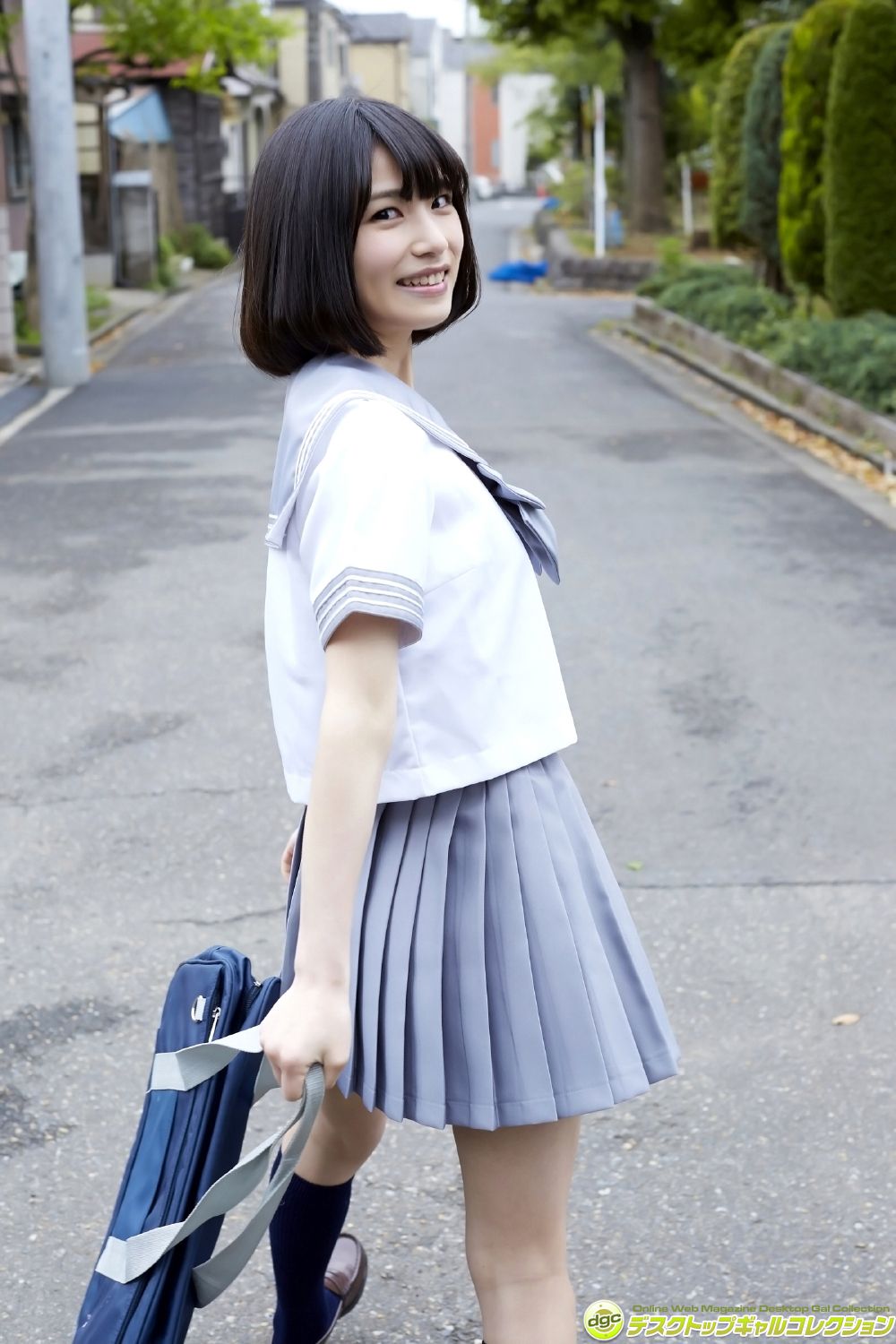 村上りいな《グミとアイドル大好きな美少女の制服物語！》 [DGC]_第5张