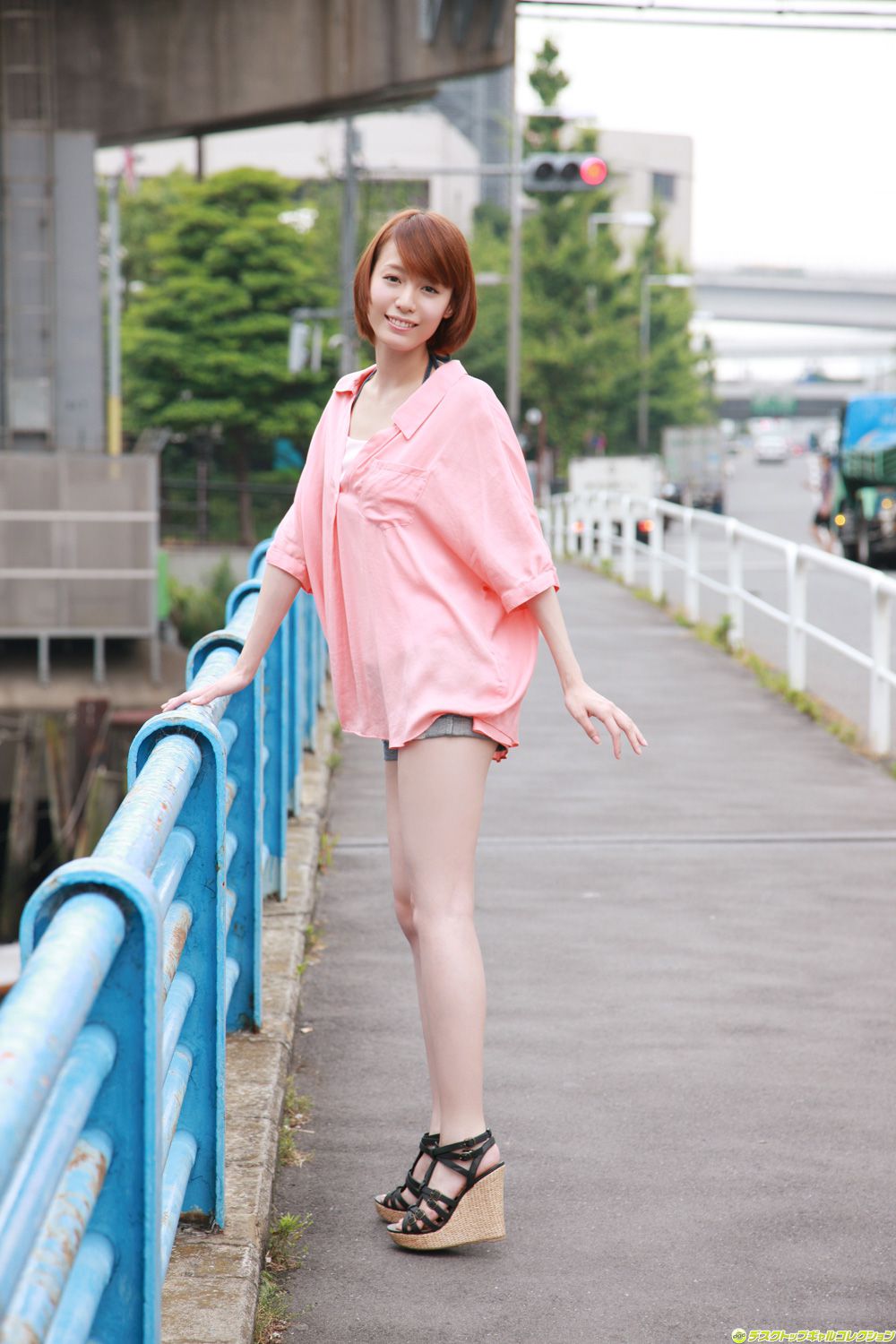 綱島恵里香《極上スレンダーお姉さんの生肌に急接近》 [DGC] NO.1054_第2张
